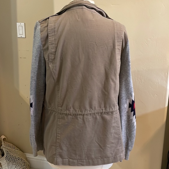 Jacket - Picture 4 of 4